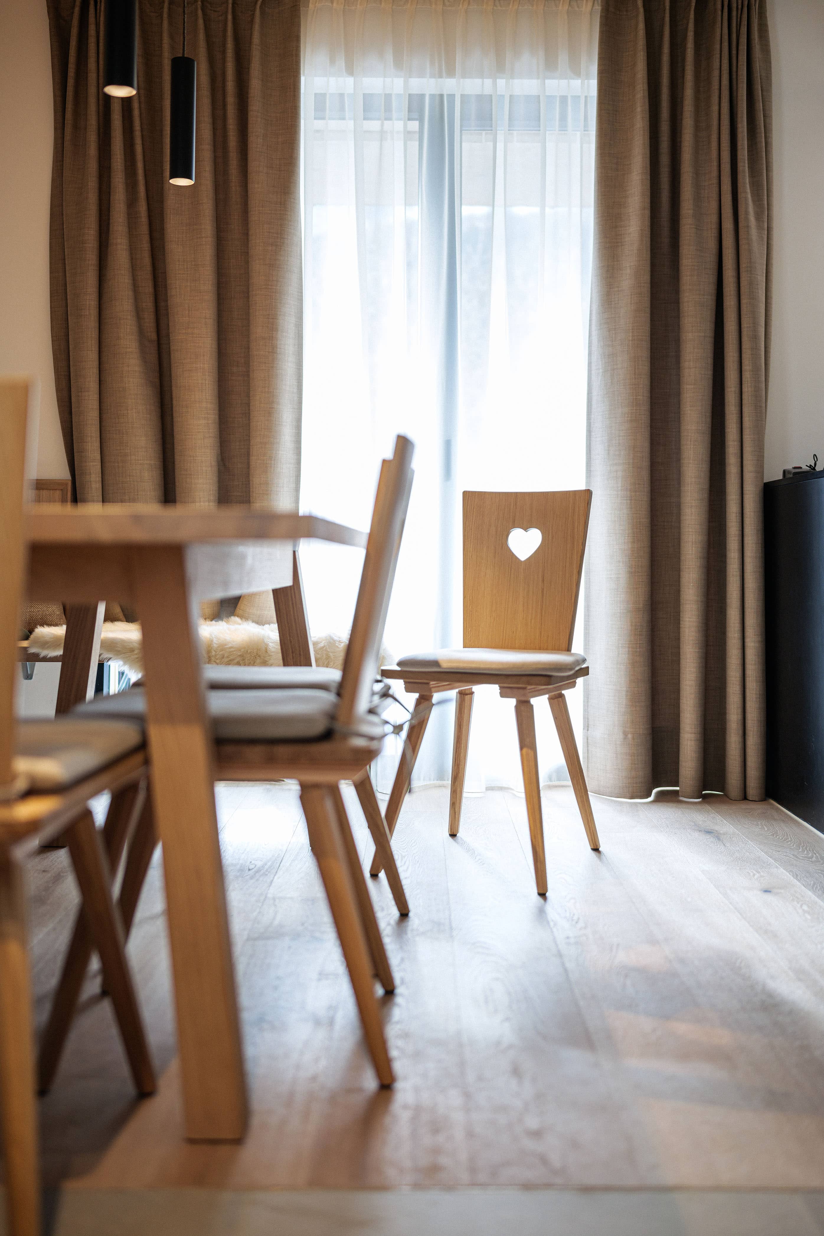 Dining room details - vacation with the family - place for 4-7 people.